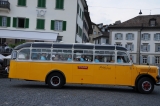 Einfahrt mit dem Oldtimer-Postauto in Rapperswil
