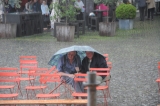 Unsere treuen Fans halten jedem Regen stand!